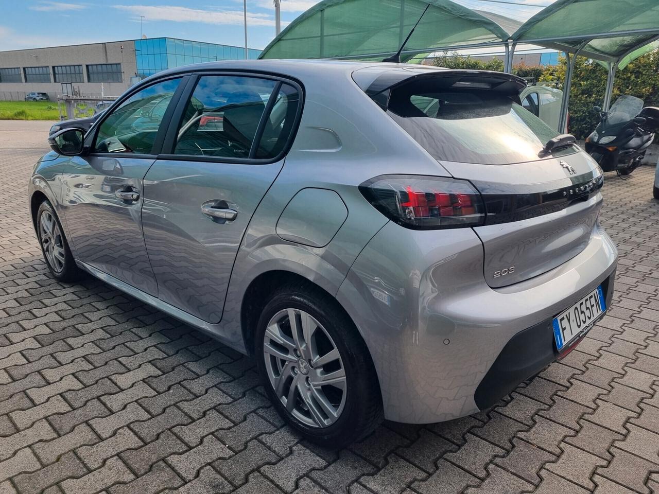 Peugeot 208 1.2 5 porte Active OK neopatentati