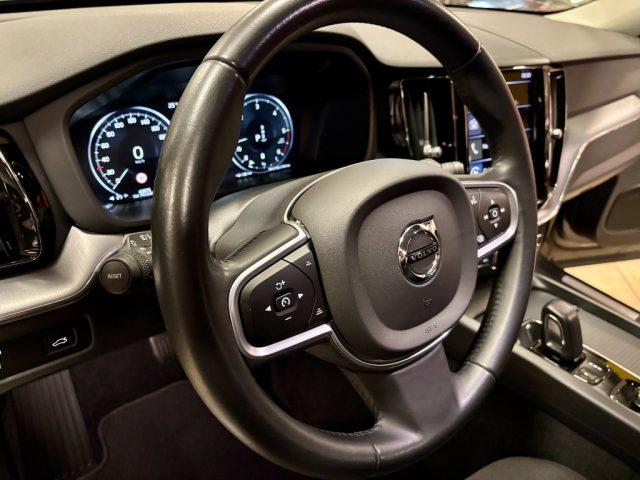 VOLVO XC60 B4 (d) AWD Geartronic UNIPRO SOLO 40.000 KM CERTIF