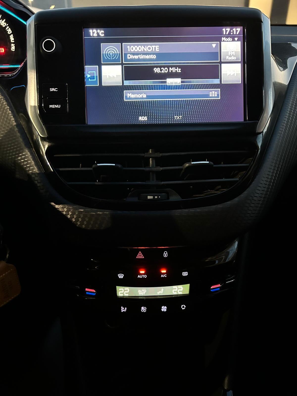 Peugeot 2008 BlueHDi 100 Allure *Navi/CarPlay/Android*