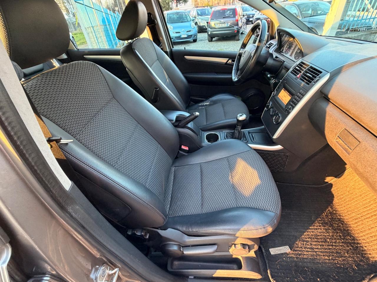 Mercedes-benz A 160 CDI BlueEFFICIENCY Avantgarde