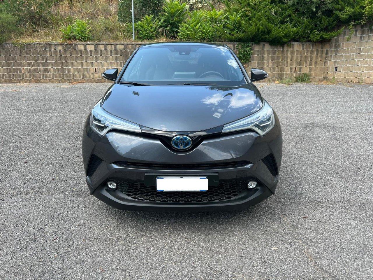 Toyota C-HR 5 Porte C-HR 1.8h Lounge 2wd e-cvt my18