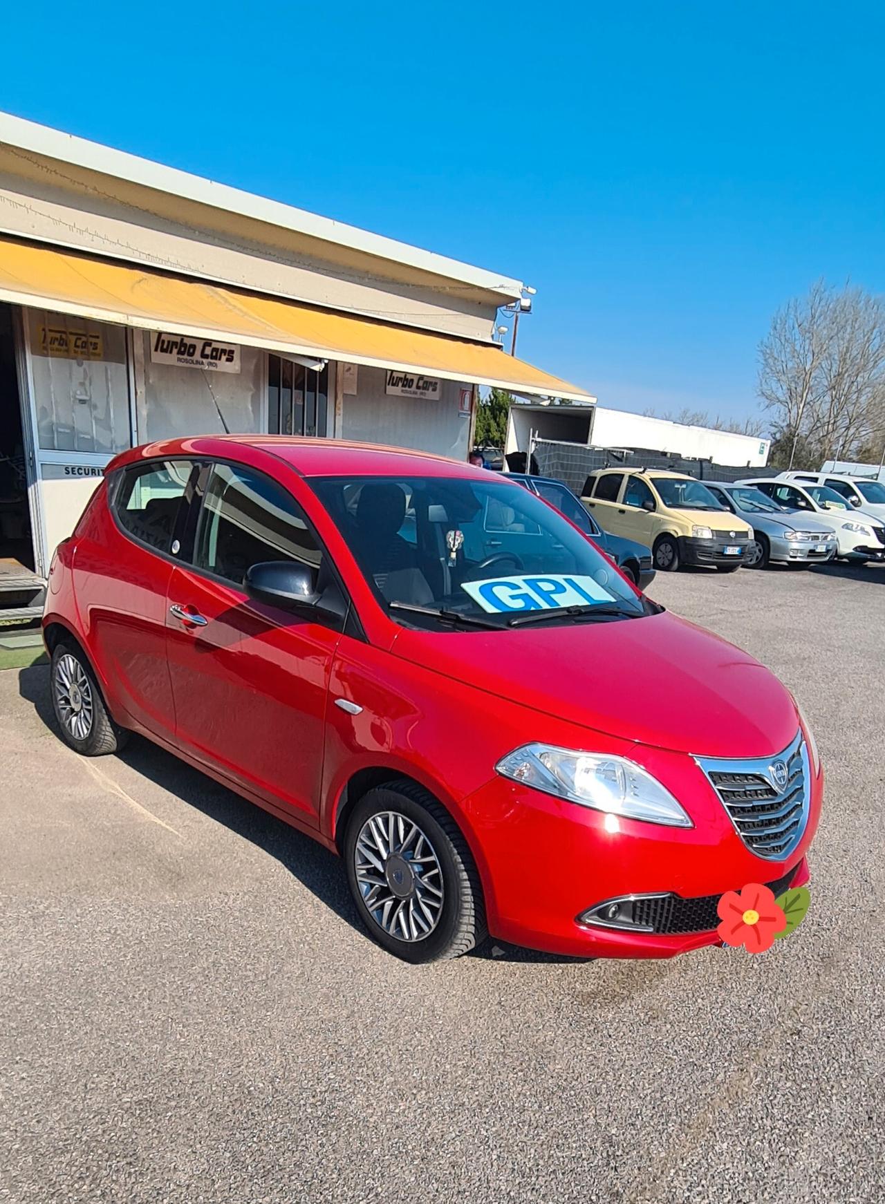 Lancia Ypsilon 1.2 69 CV 5 porte GPL Ecochic Silver