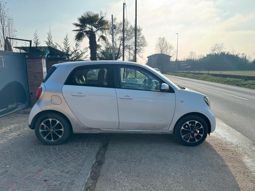 Smart ForFour 70 1.0 Youngster