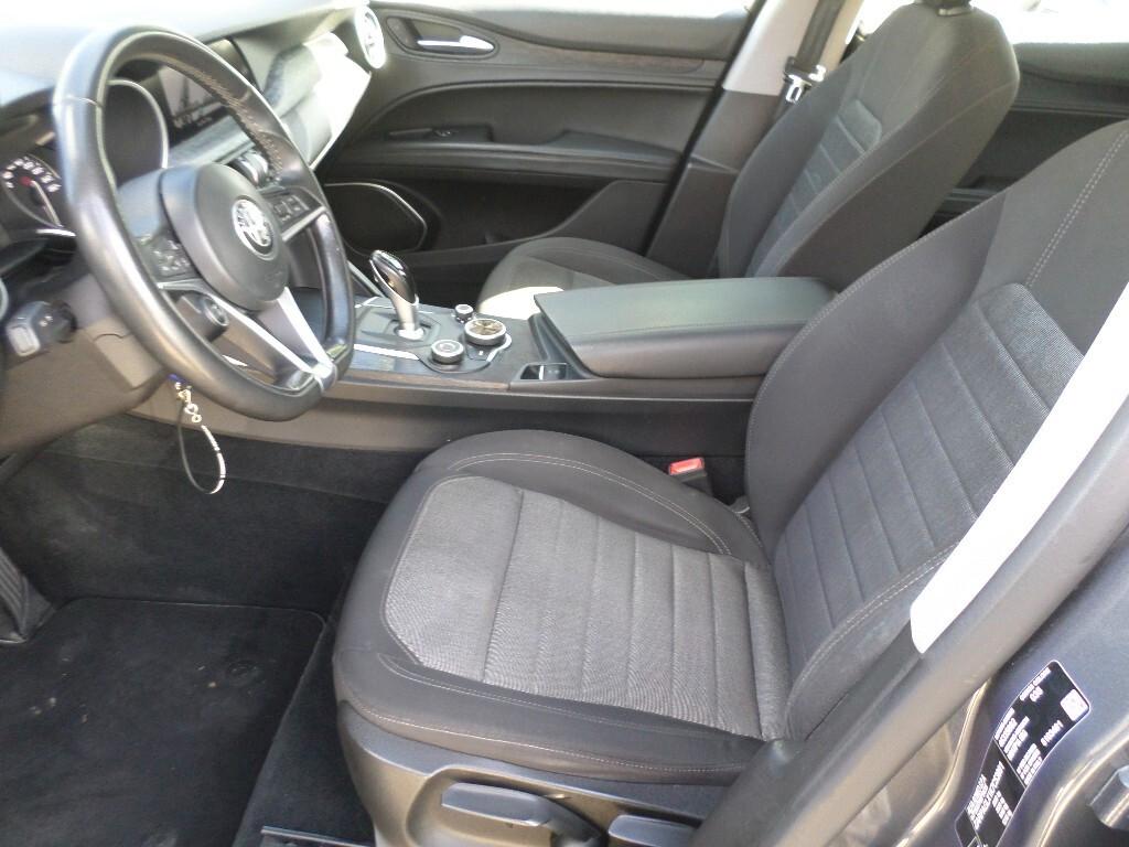 Alfa Romeo Stelvio 2.2 Turbodiesel 160 CV AT8 RWD Business