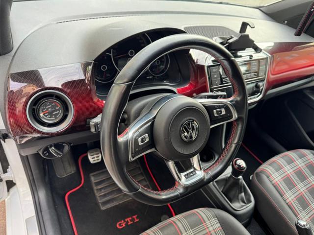 VOLKSWAGEN up! gti