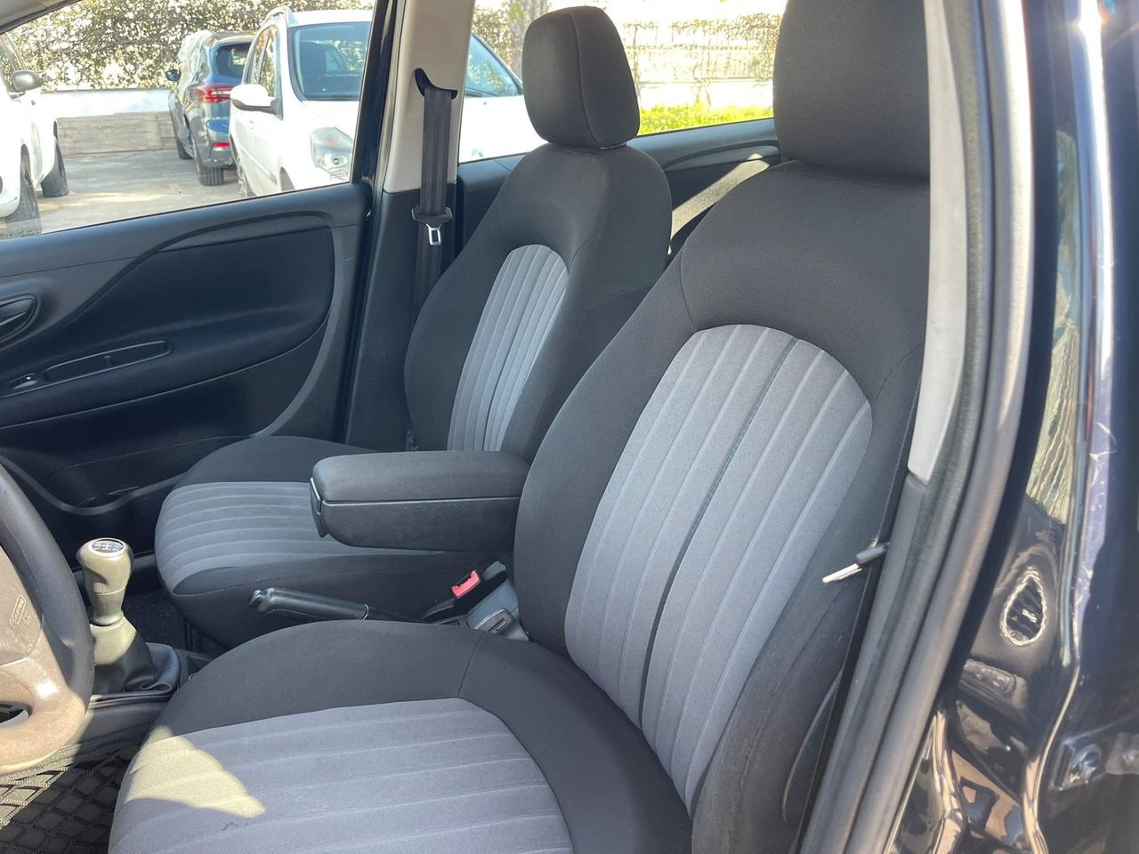 Fiat Punto 1.3 MJT II S&S 95 CV 5 porte Street