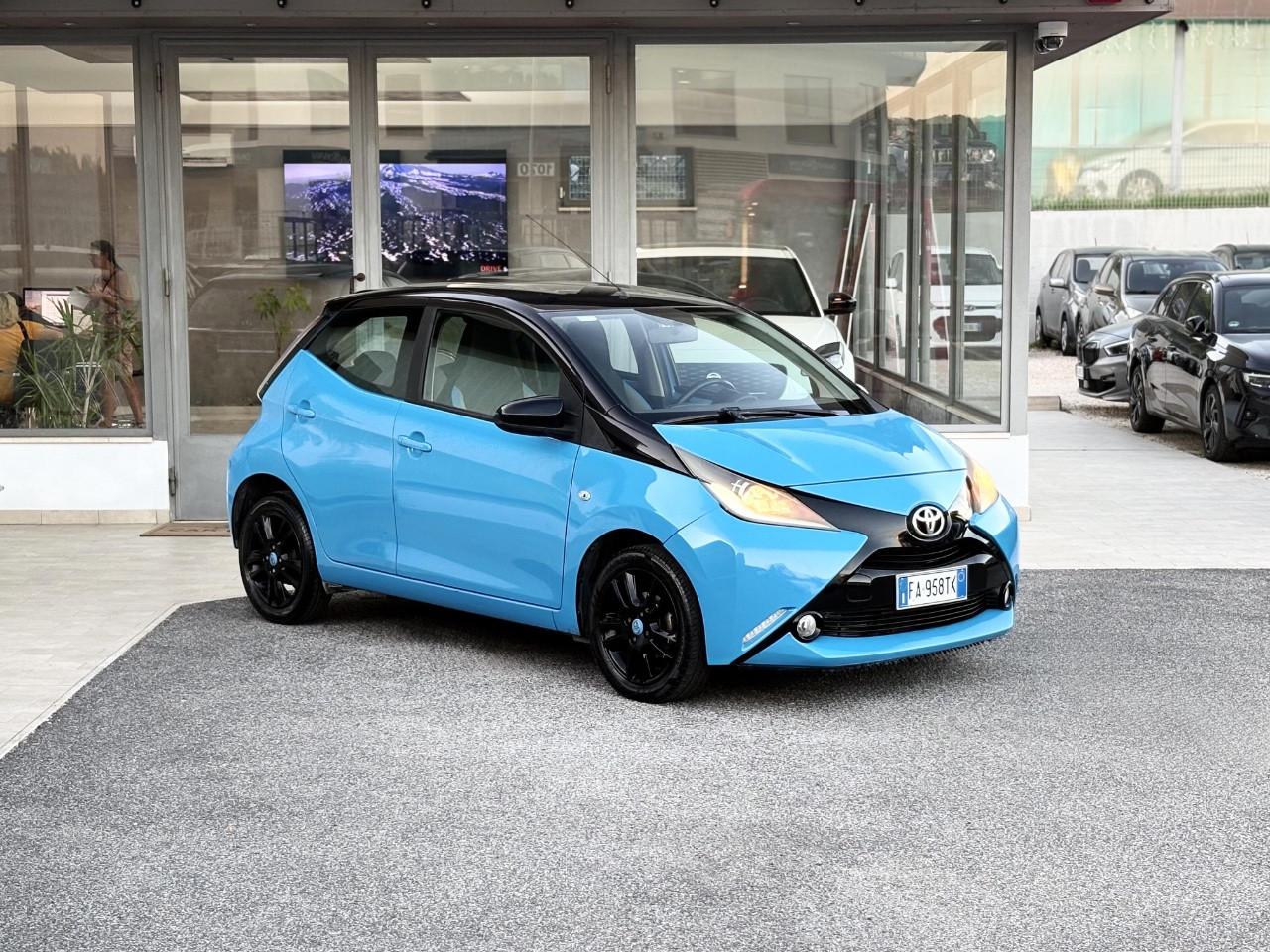 Toyota Aygo 1.0 Benzina 69CV E5 Automatico - 2015