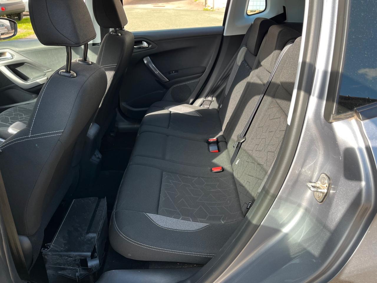Peugeot 2008 BlueHDi 100 S&S Allure