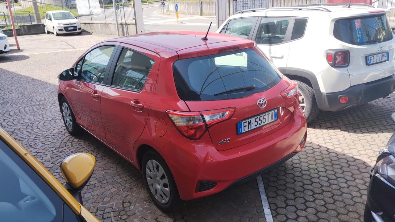 Toyota Yaris 1.0 5 porte Active per neopatentati