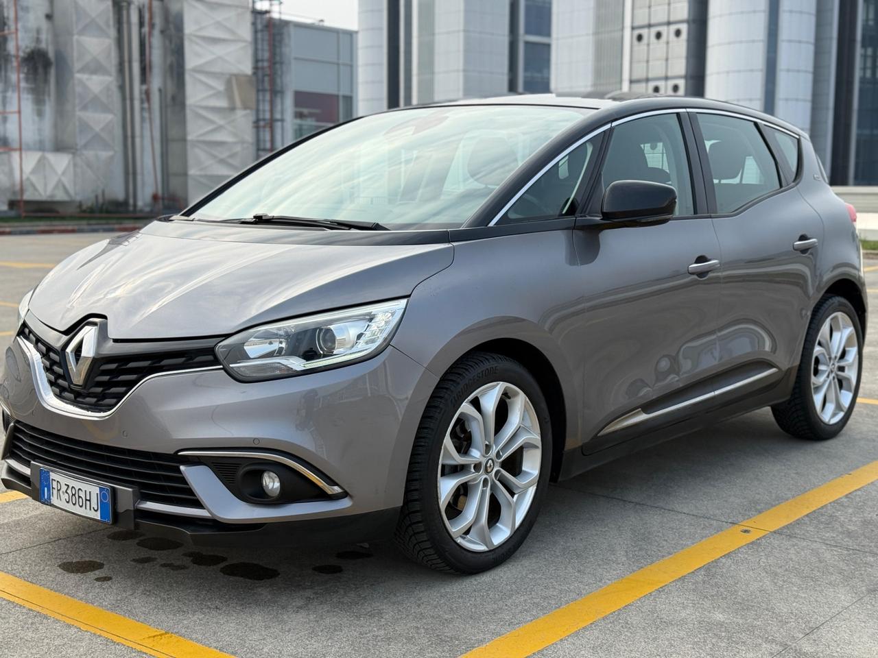 Renault Scenic 1.5 dCi 8V 110 CV NEOPATENTATI