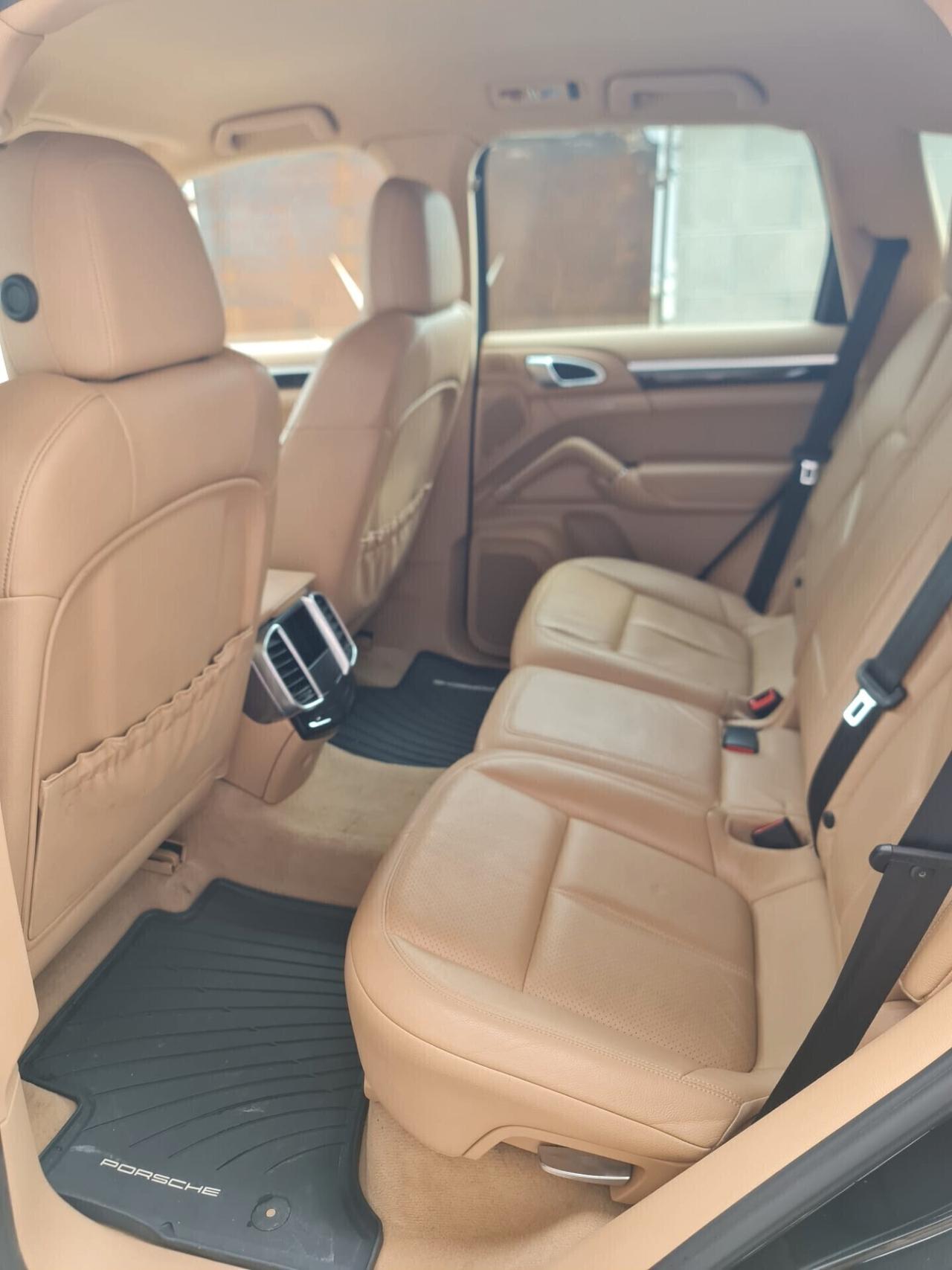 PORSCHE CAYENNE 3.0 V6 TDI 245cv NAVY PELLE TEL !!!