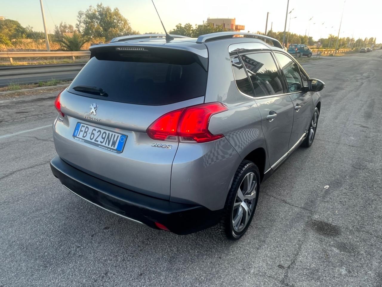 Peugeot 2008 BlueHDi 100 Allure Unipro 2015