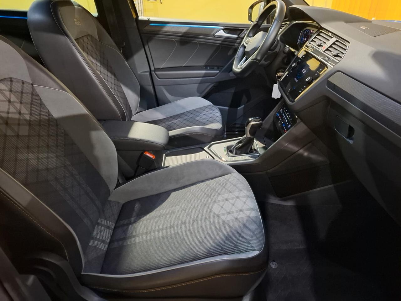 Volkswagen Tiguan 2.0 TDI 150 CV SCR DSG 4MOTION R-Line full optional