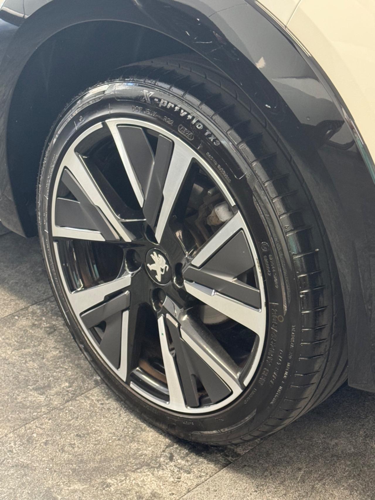 Peugeot 208 1.5 BlueHDi 100 Stop&Start GT Line