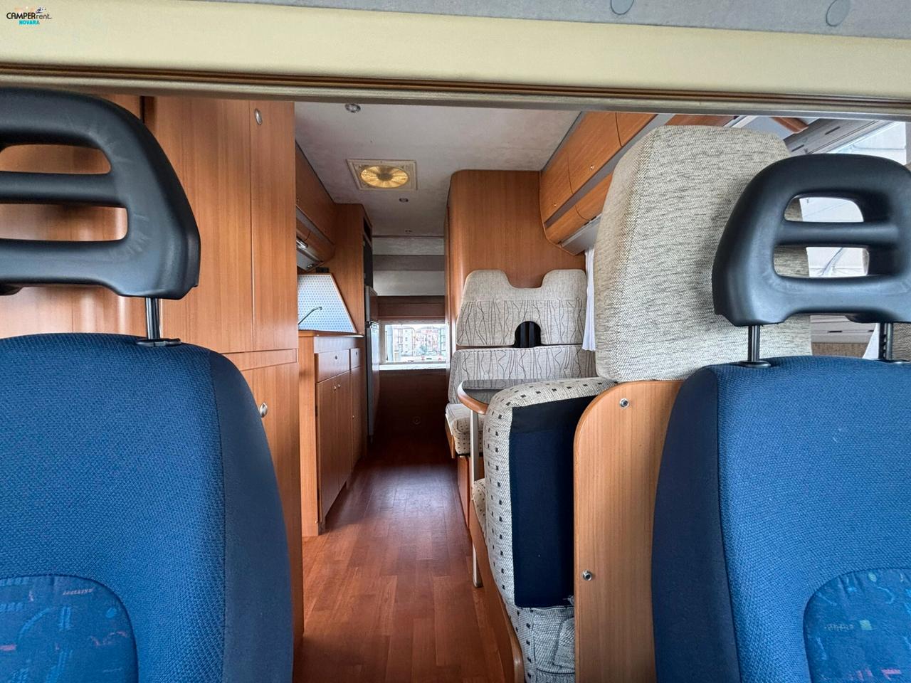 Mobilvetta TOP DRIVER S 70 - Mansardato compatto con letti a castello in coda