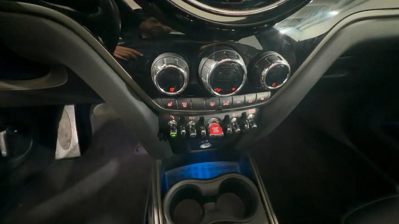 Mini Cooper Countryman 1.5 Essential Full