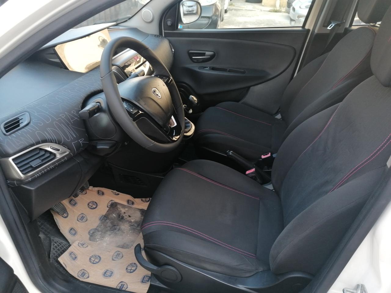 Lancia Ypsilon 1.2 69 CV 5 porte GPL Ecochic Elefantino