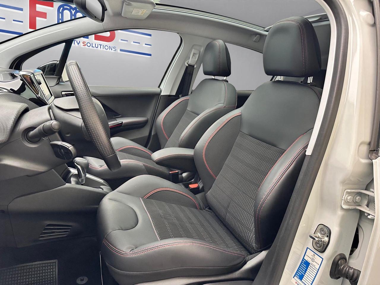 Peugeot 208 5p 1.2 puretech t GT Line s&s 110cv
