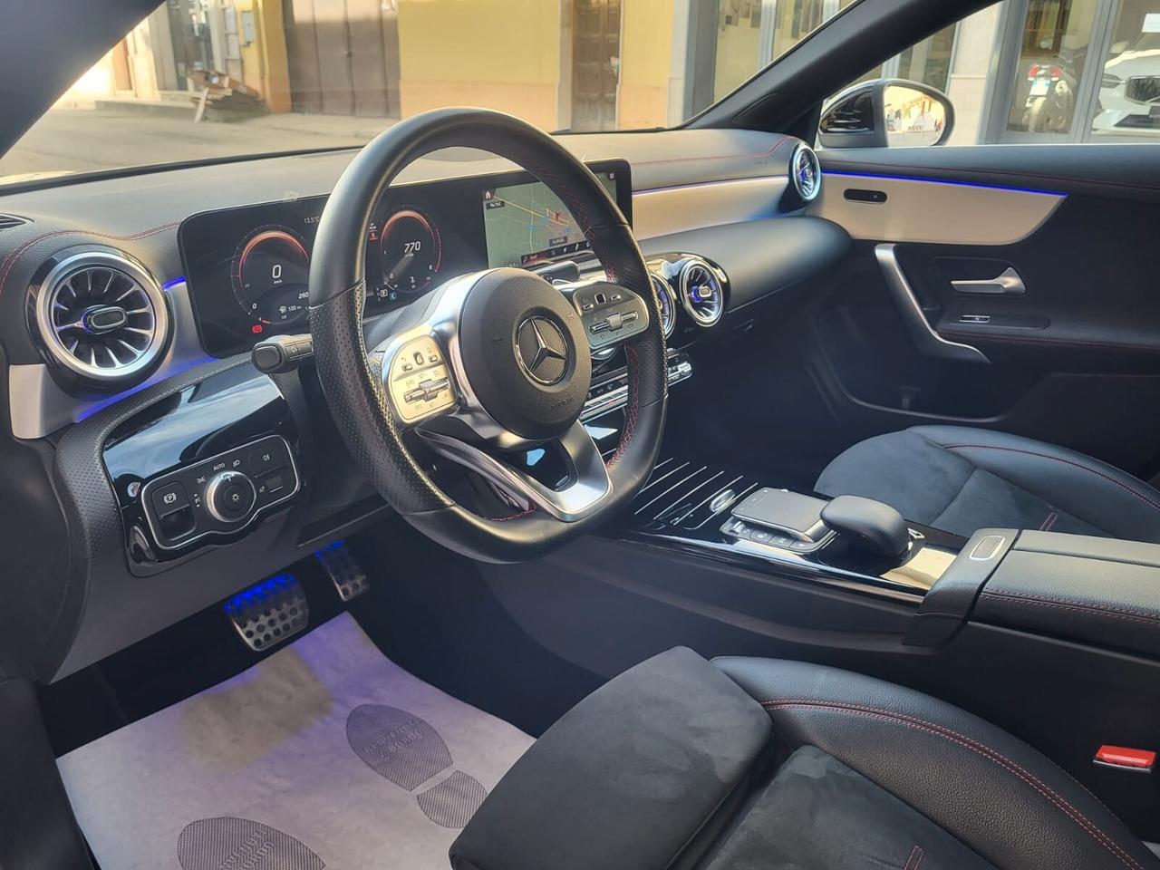 Mercedes CLA 200 d 150 Cv Autom. Premium/Amg+Tetto+Luci Ambiente...