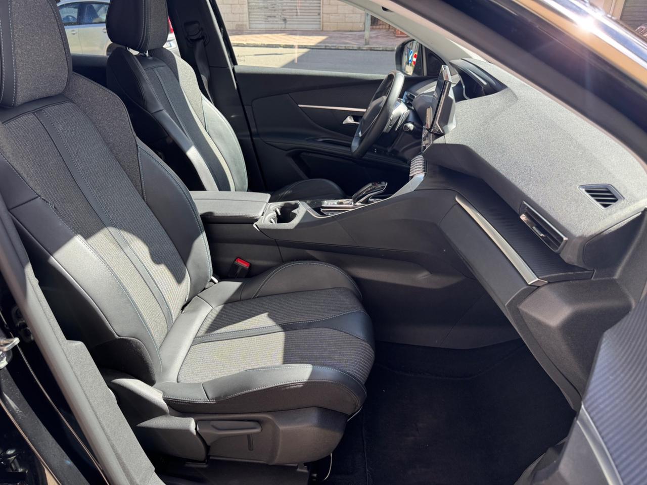 Peugeot 3008 BlueHDi 130 S&S Allure