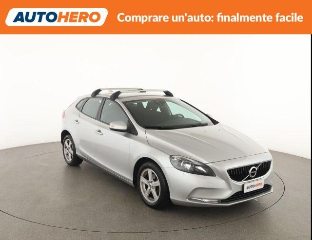 VOLVO V40 D2