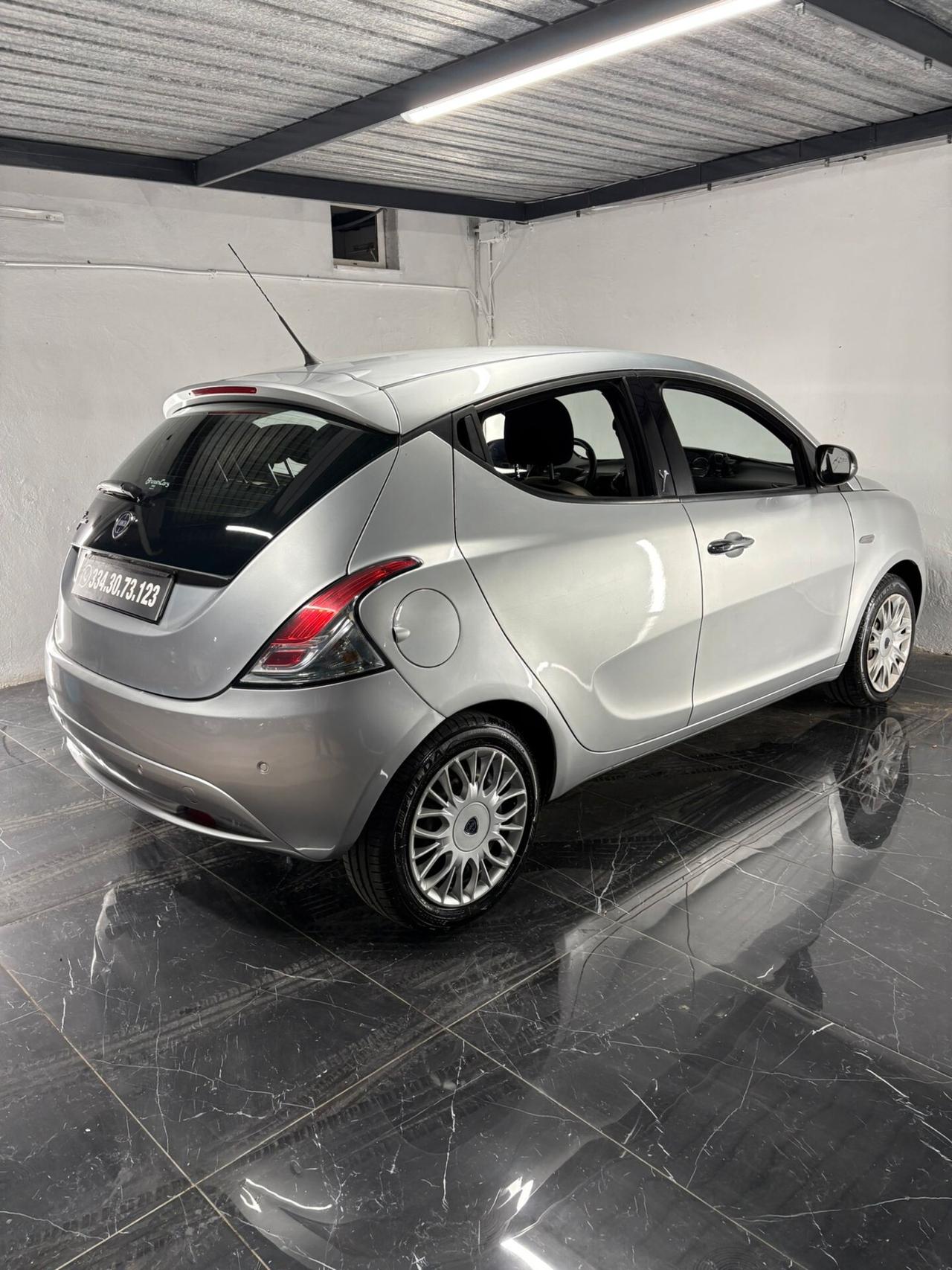 Lancia Ypsilon 1.2 69 CV 5 porte GPL Ecochic Gold