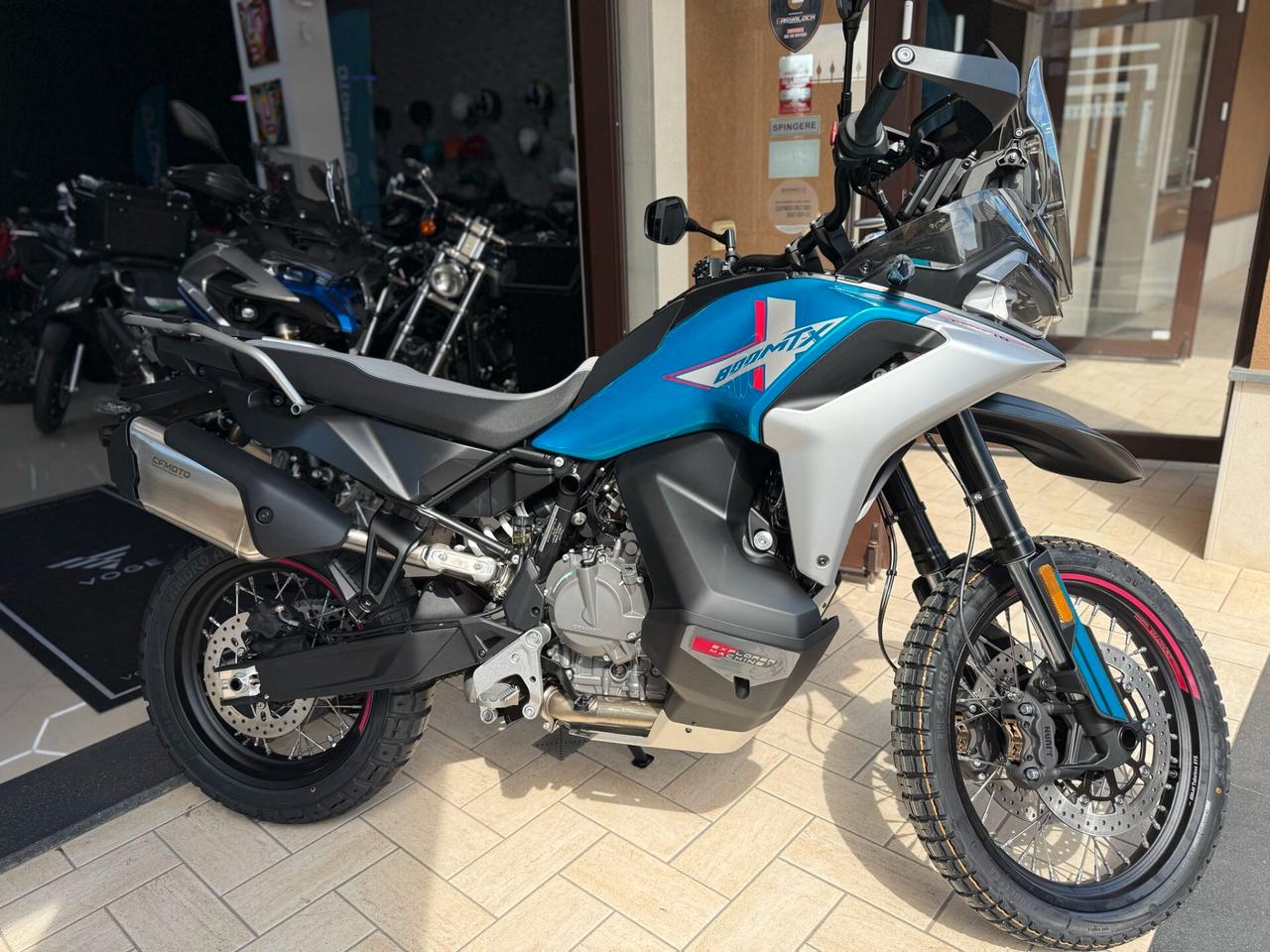 CFMOTO MT-X 800 ALTA 870
