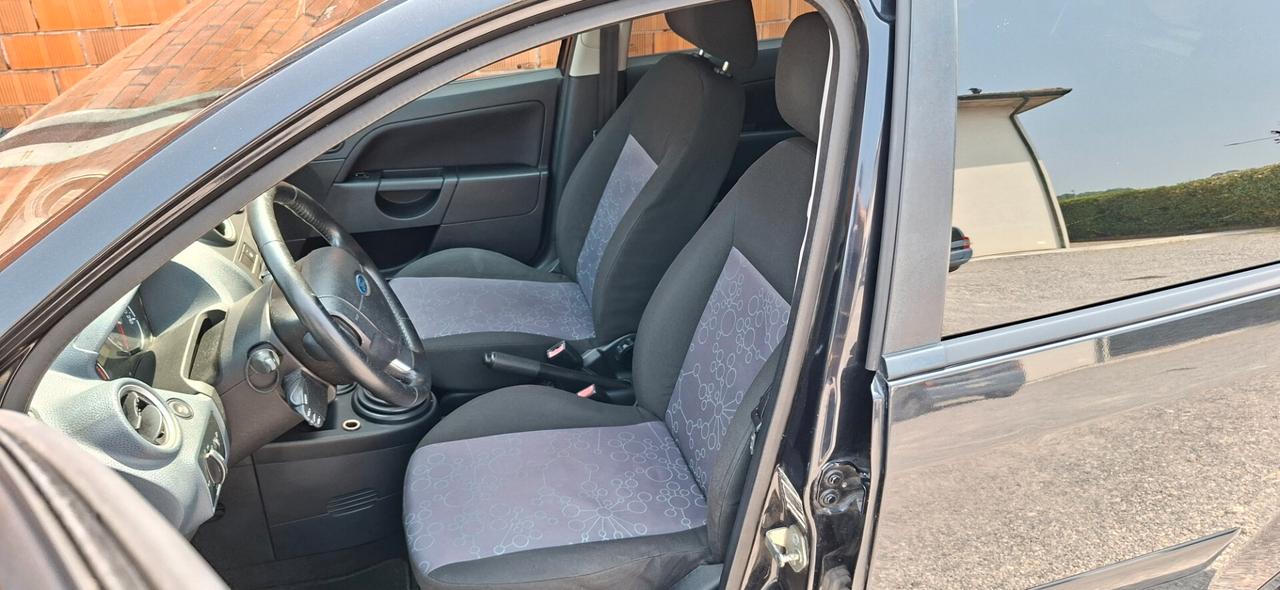 FIESTA 5 PORTE GHIA IDEALE PER NEOPATENTATI
