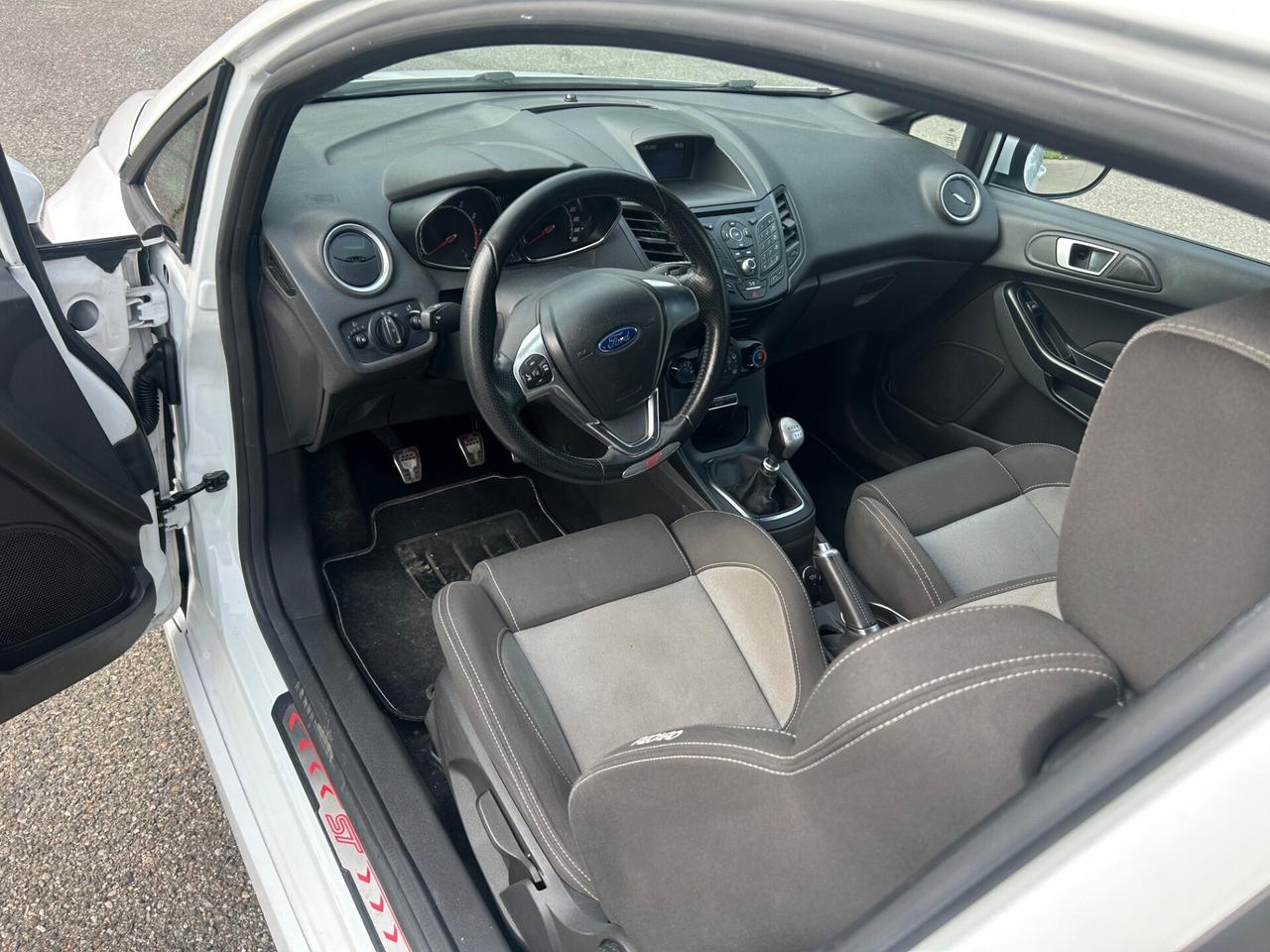 Ford Fiesta 1.6 182 CV 5 porte ST