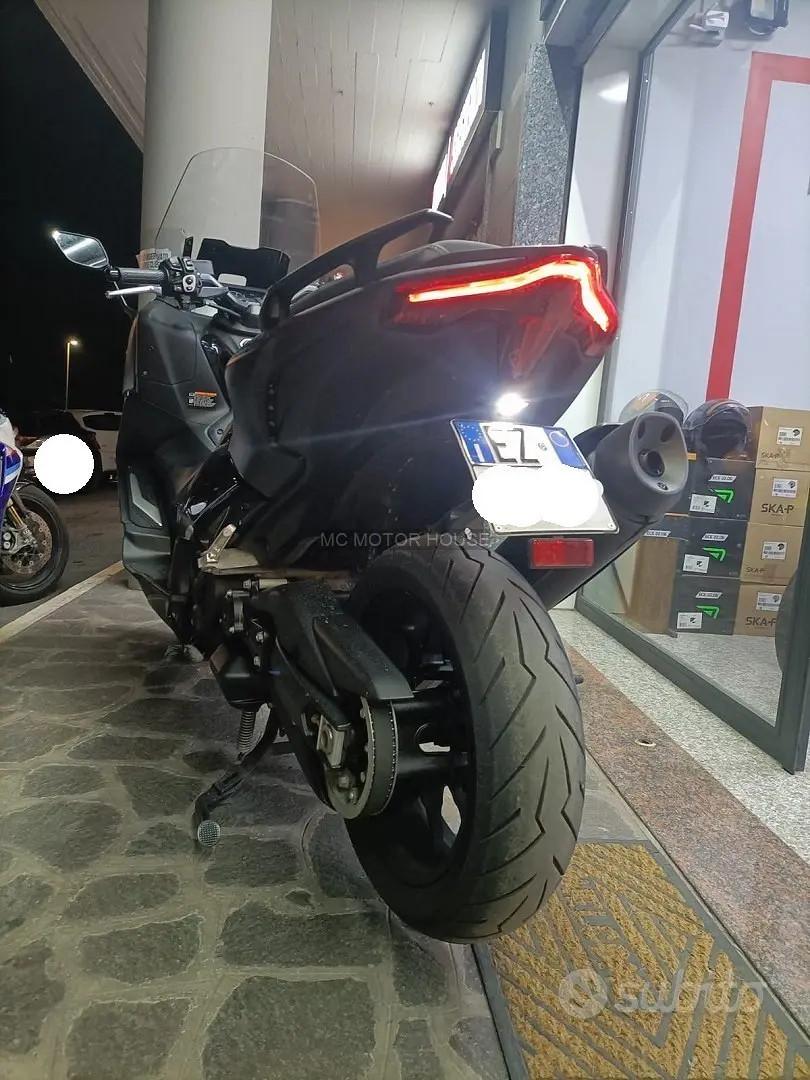 Yamaha tmax 560 techmax+0maggi0 casco+rate+permute
