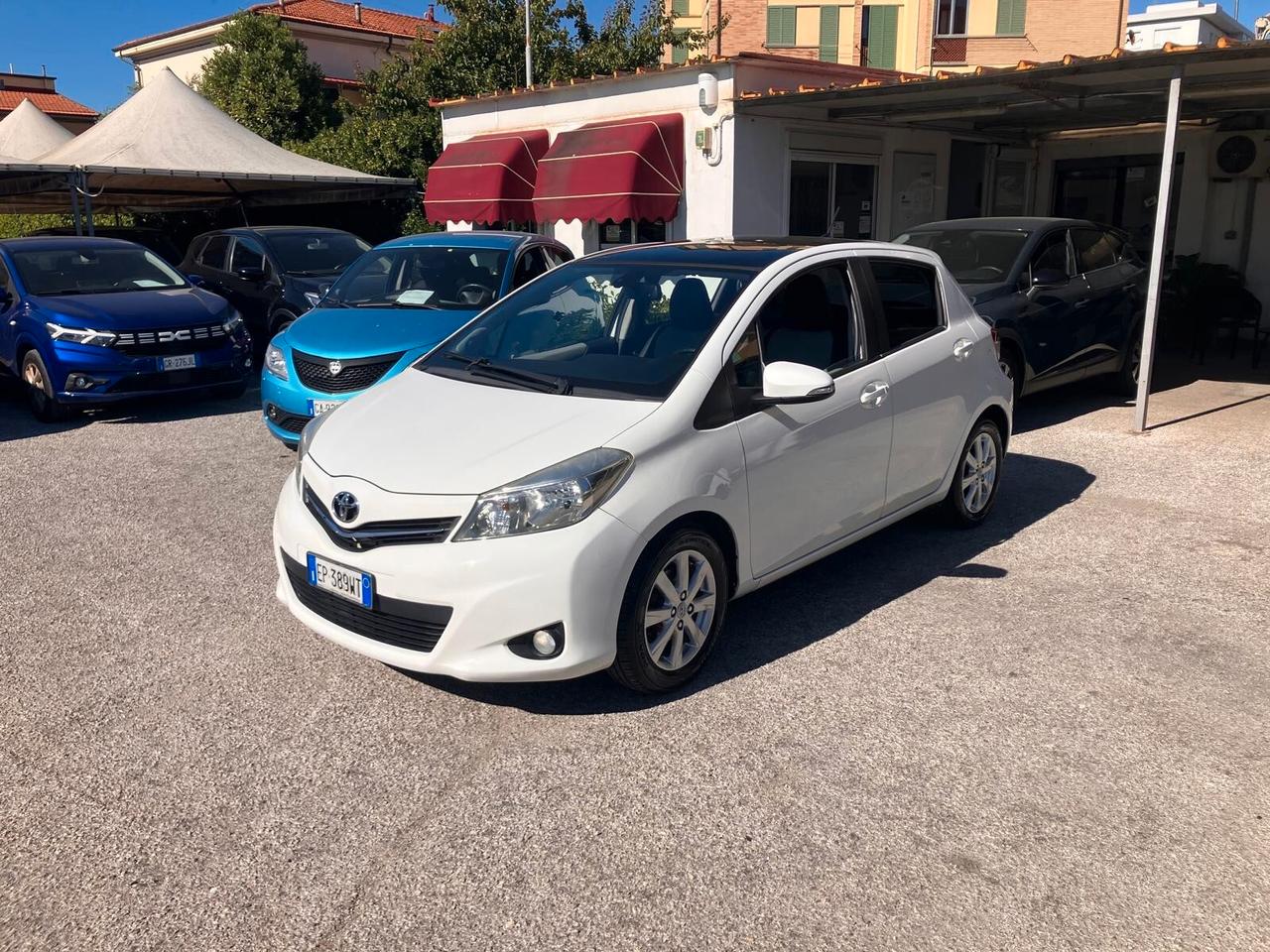 TOYOTA YARIS 1.3 100cv 5 Porte Lounge