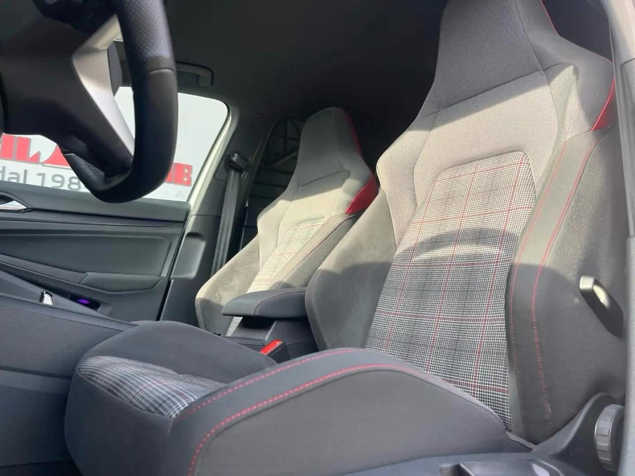 Volkswagen Golf GTI 2.0 TSI DSG