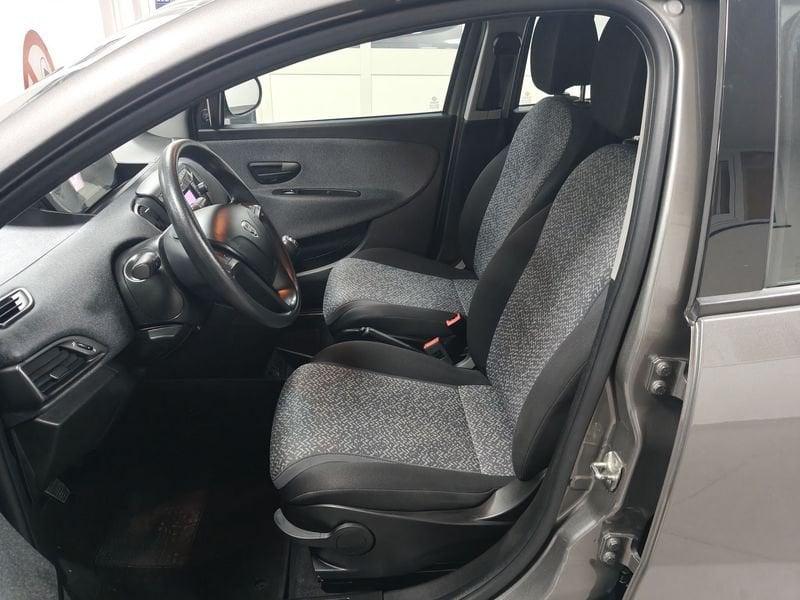 Lancia Ypsilon 1.0 FireFly 70cv Hybrid Silver