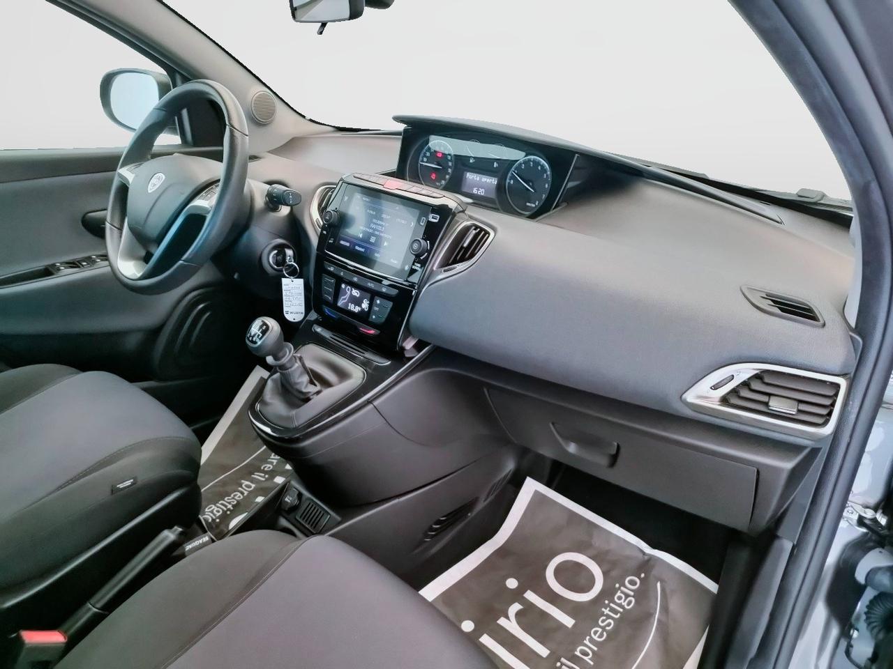 LANCIA Ypsilon III 2021 - Ypsilon 1.0 firefly hybrid Gold s&s 70cv