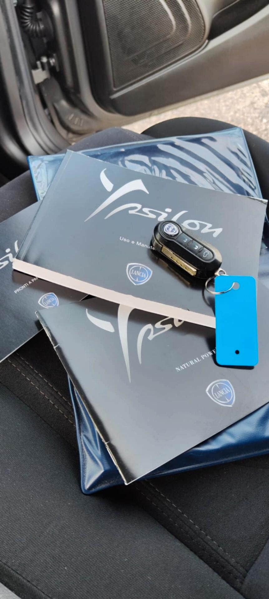 Lancia Ypsilon 0.9 TwinAir 85 CV 5 porte Metano Ecochic Gold