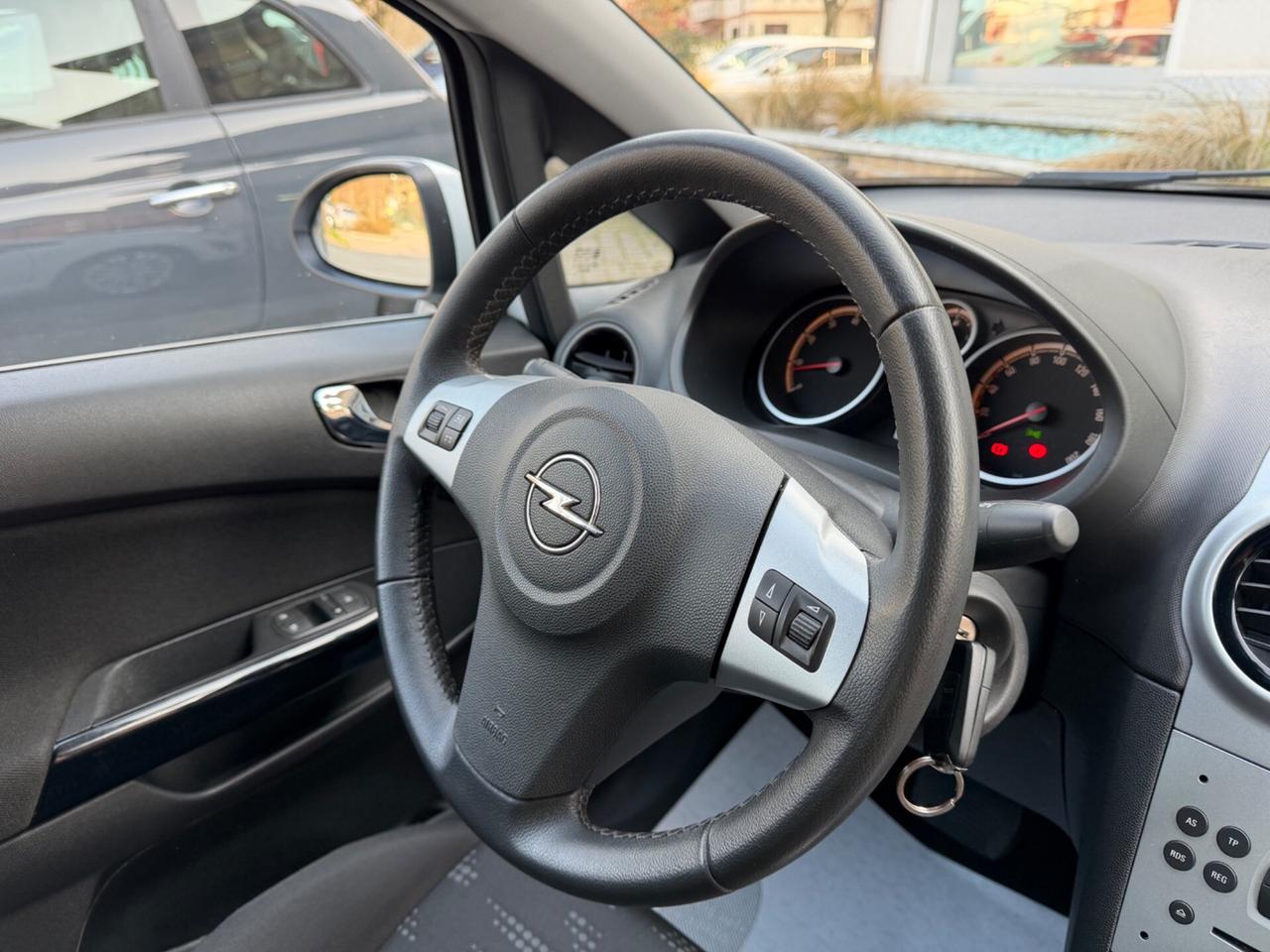 Opel Corsa 1.2 5 porte Cosmo AUTOMATICA