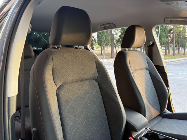 VOLKSWAGEN Golf 2.0 TDI DSG SCR Life COCKPIT-LUCI AMBIENTE