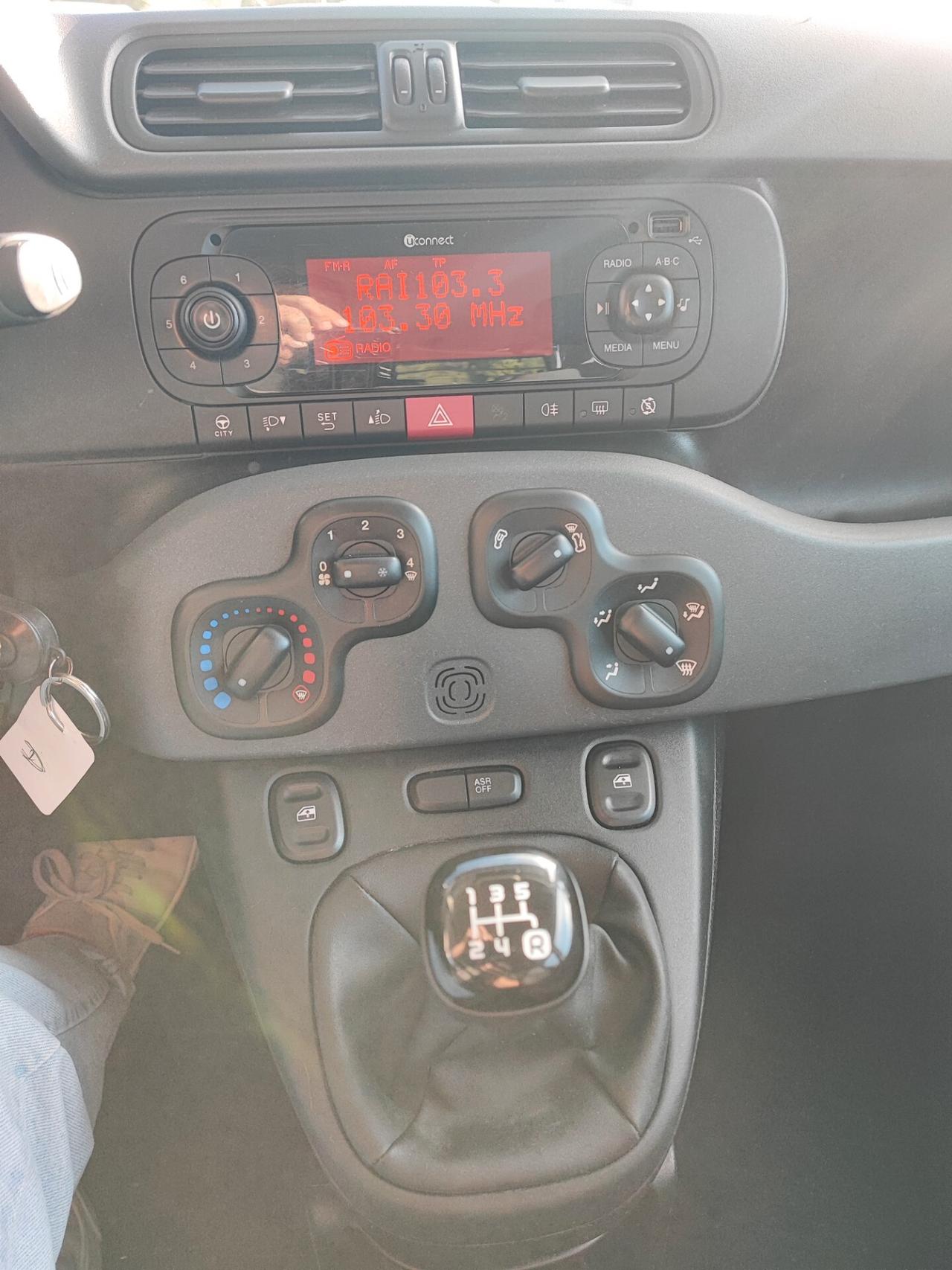 Fiat Panda 1.2 Connected by Wind