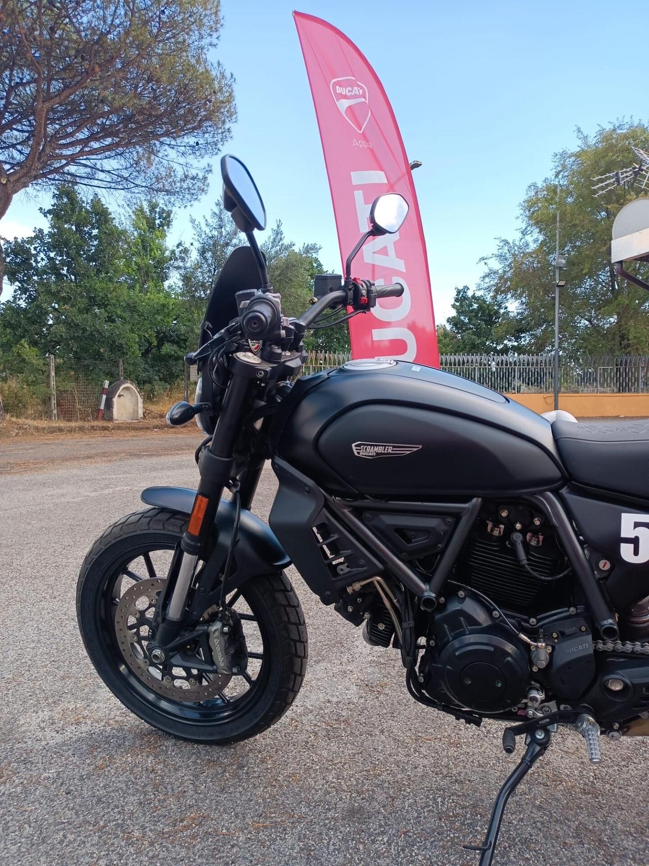 Ducati Scrambler ICON DARK