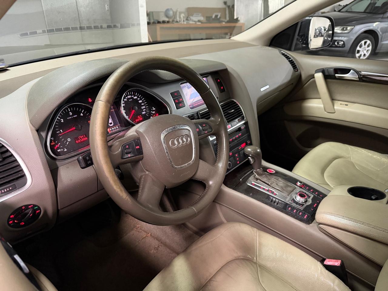 Audi Q7 3.0 V6 TDI 233CV quattro tiptronic