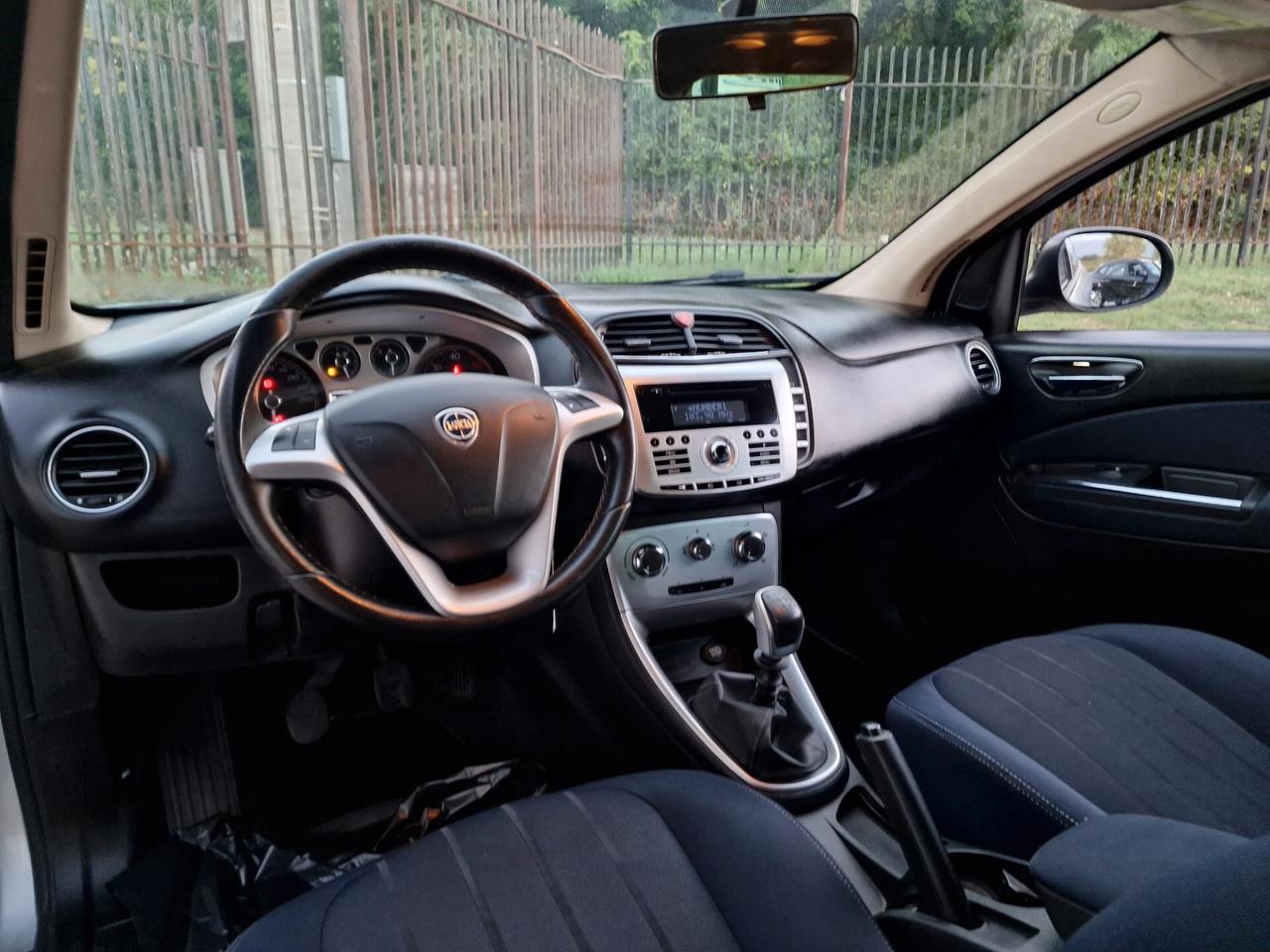 Lancia Delta 1.6 MJT DPF Gold - 2012