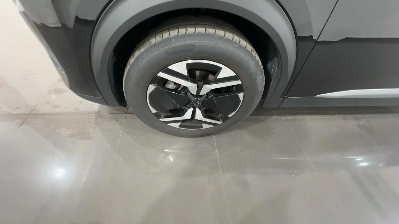 Peugeot 2008 PureTech 100cv Allure '25
