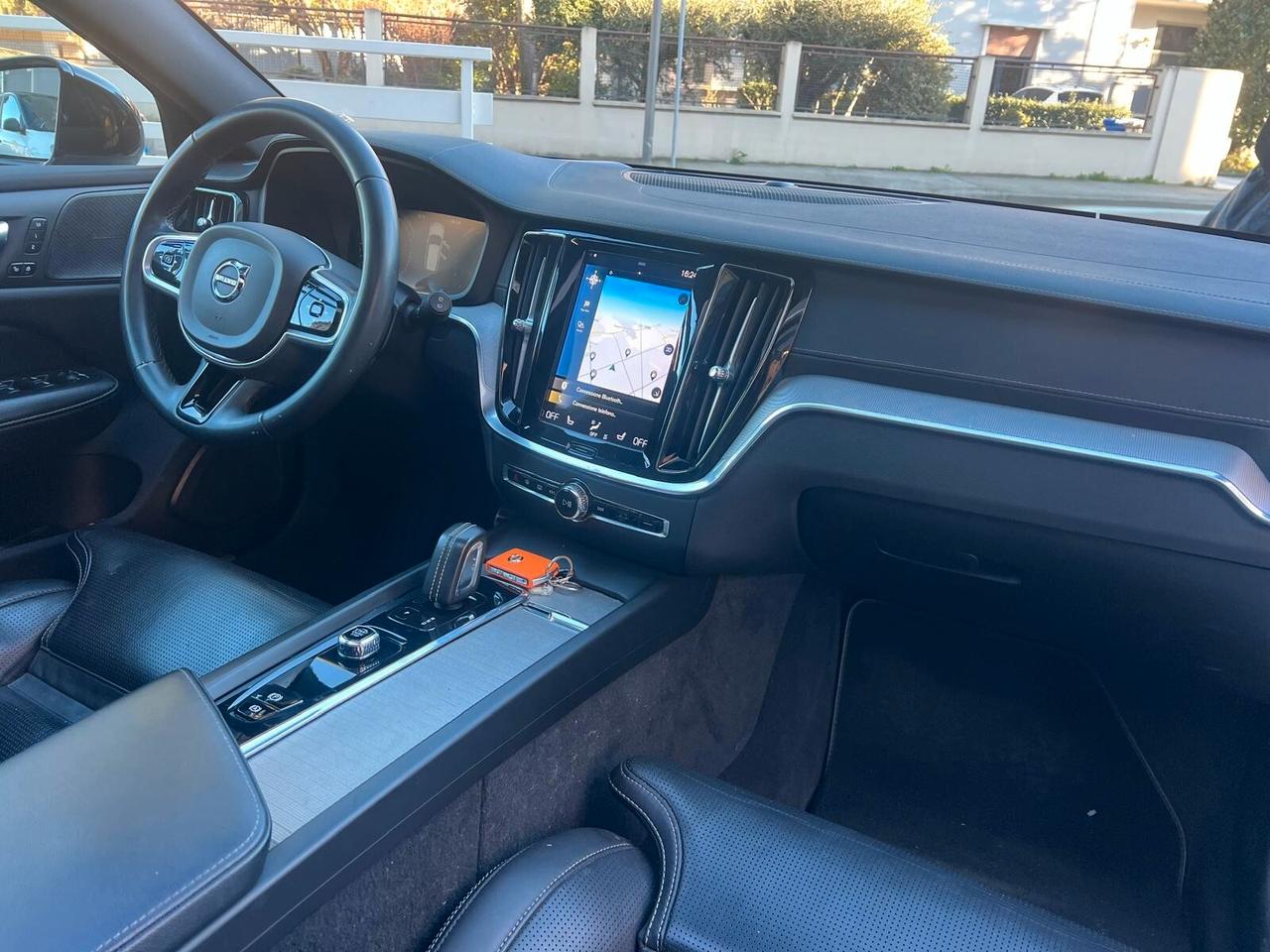 VOLVO V60 B4 GEARTRONIC R-DESING