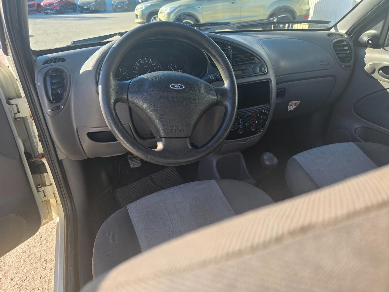 Ford Fiesta 1.4i 16V cat 5 porte Ghia