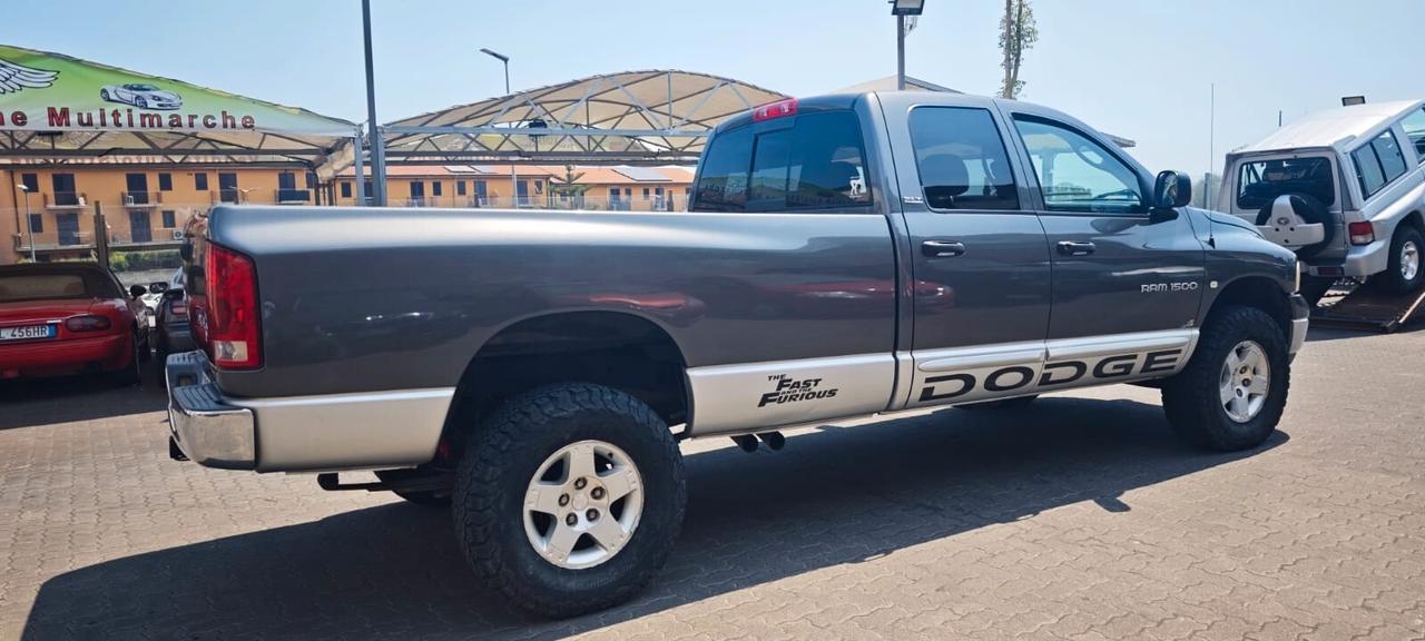 Dodge RAM 1500 SLT Long Cab 5.9 CC V8