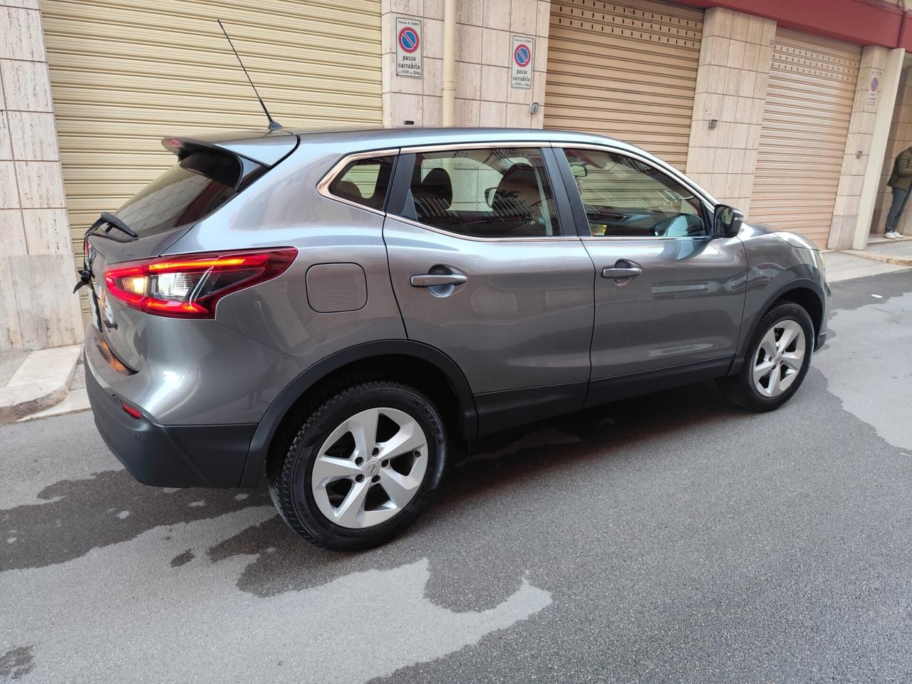 Nissan Qashqai 1.5 92.000 km CARPLAY NAVI RETRO SENSORI ANT E POST
