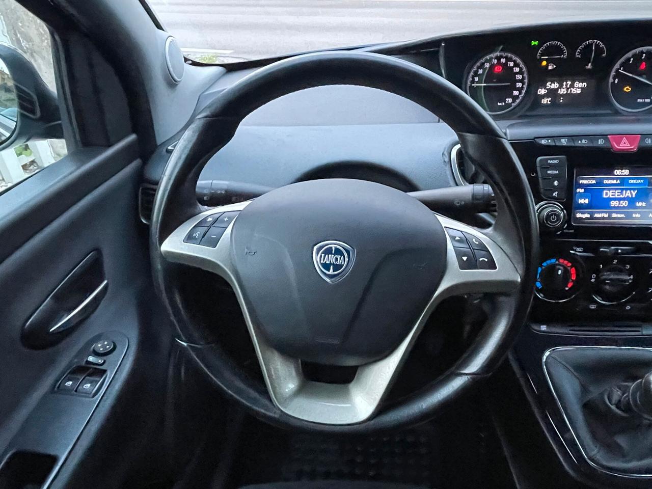 Lancia Ypsilon 1.2 69 CV 5 porte Gold