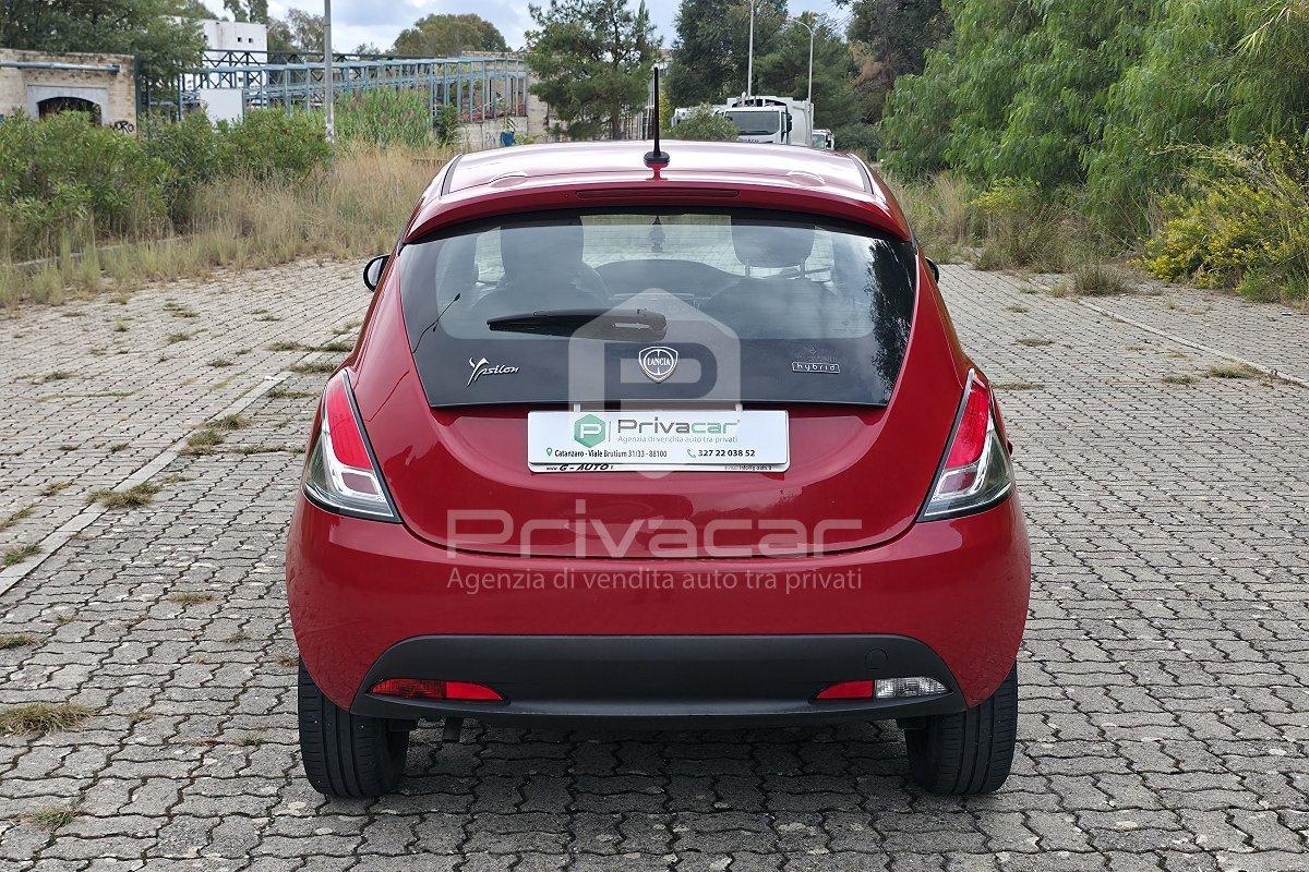 LANCIA Ypsilon 1.0 FireFly 5 porte S&S Hybrid Ecochic Silver