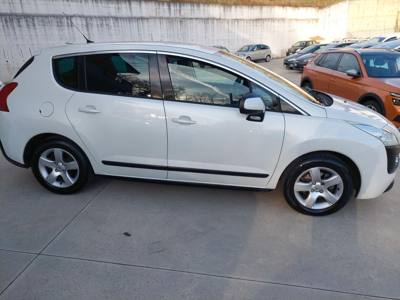 Peugeot 3008 1.6 HDi 110CV cambio robotizzato