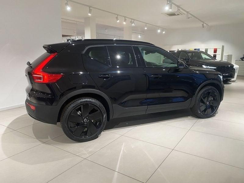 Volvo XC40 B3 163+11 CV Mild Hybrid Automatico Ultra Black Edition